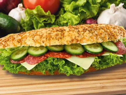 Kanapka paluch z salami